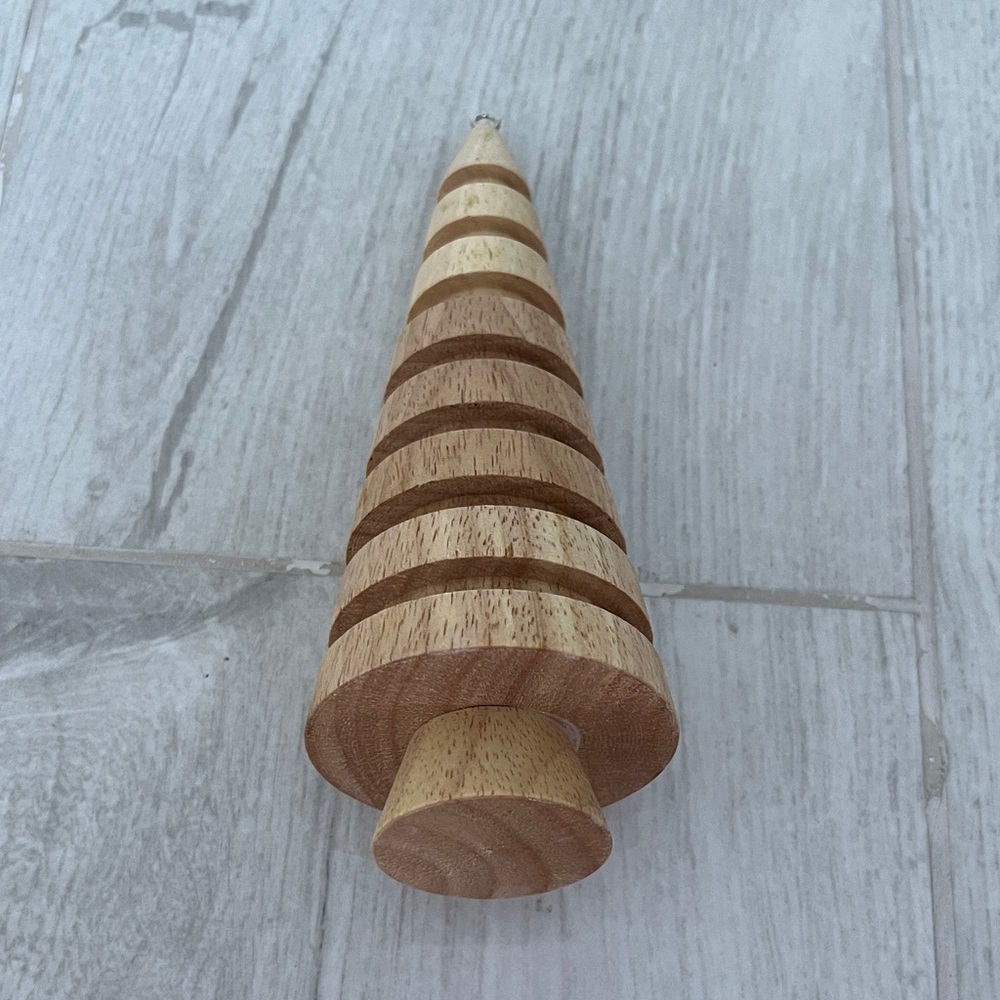 🎁 Natural Wood Holiday Christmas Tree Ornament - Available as a Gift w/Purchase - Picture 3 of 9